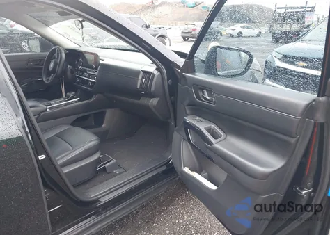 2024 Nissan Pathfinder Sv 4Wd z USA, uszkodzony, nr VIN 5N1DR3BC6RC204986